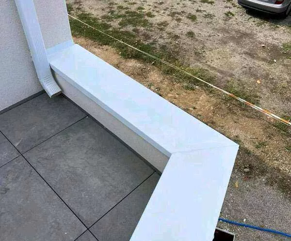Professionnel pour une pose de couvertine, Perpignan, CBLC Gouttières
