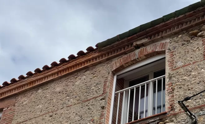 Disquage d'un caiirou et d'une gouttière en céramique à Villelongue de la Salanque par CBLC Gouttières, Perpignan, CBLC Gouttières