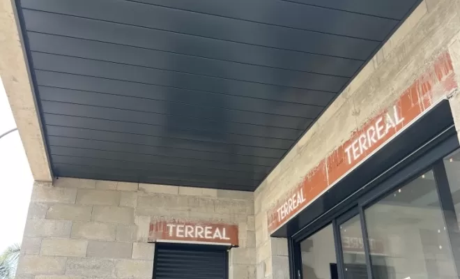 Pose et installation de plafond en aluminium à Bompas, Perpignan, CBLC Gouttières