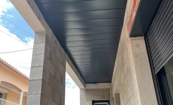 Pose et installation de plafond en aluminium à Bompas, Perpignan, CBLC Gouttières